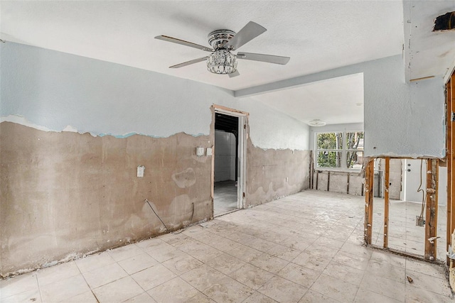 spare room featuring ceiling fan