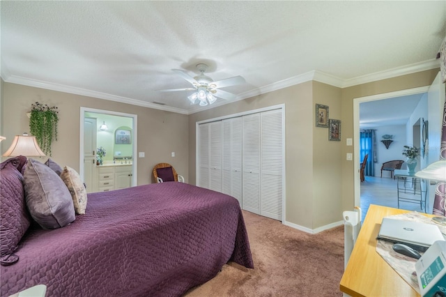 bedroom featuring ceiling fan, ornamental molding, and a closet