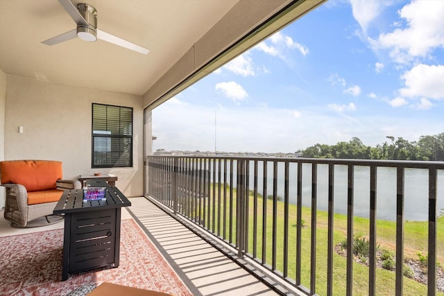 balcony featuring ceiling fan