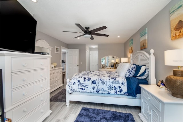 bedroom with ceiling fan