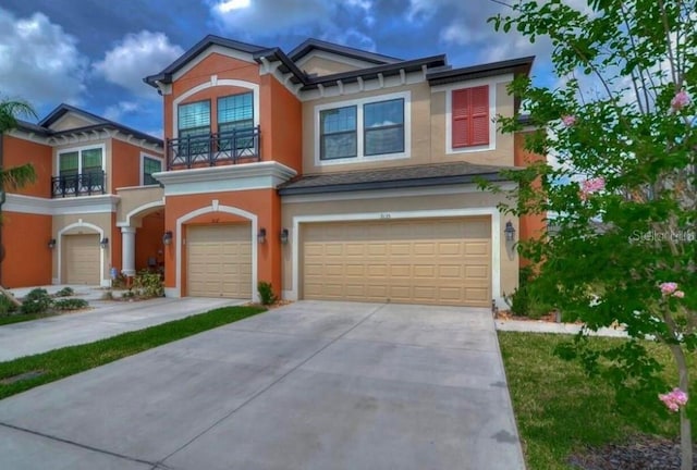 view of front facade with a garage