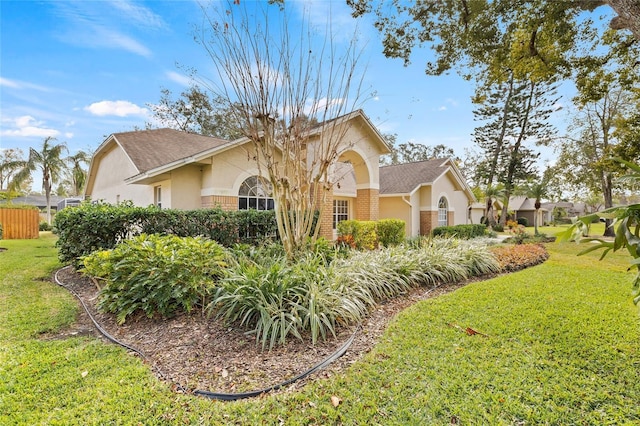 view of front of property with a front yard