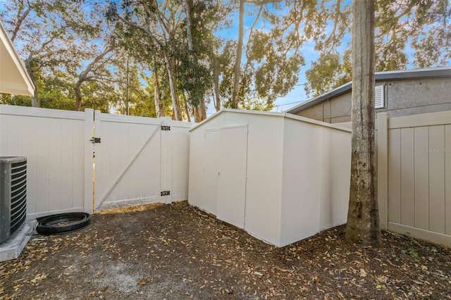 view of yard with central AC unit