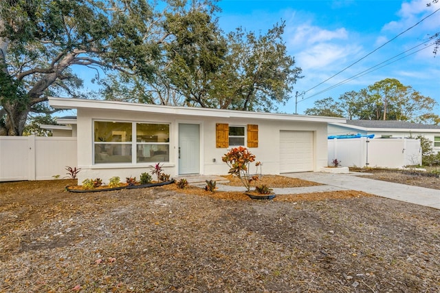 view of front facade featuring a garage