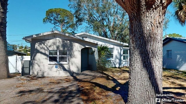 view of front of property