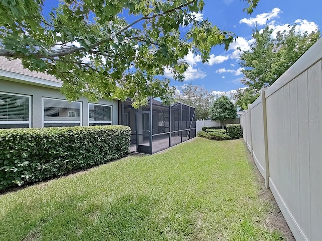 view of yard featuring a patio area