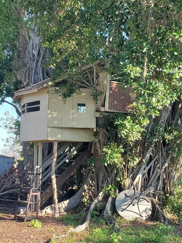 view of home's exterior