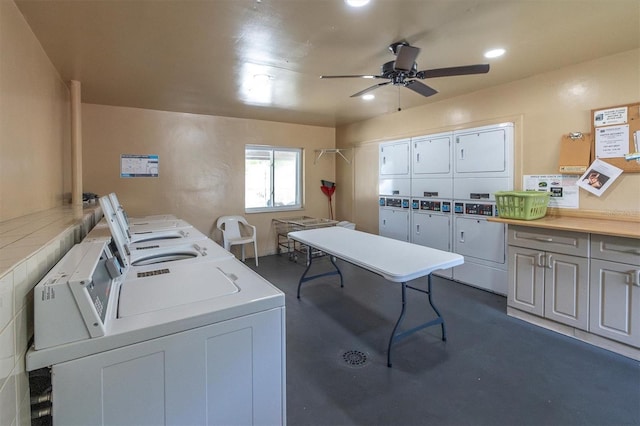 washroom with ceiling fan and stacked washer and clothes dryer