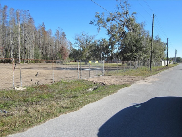 Listing photo 3 for 19155 Geraci Rd, Lutz FL 33558