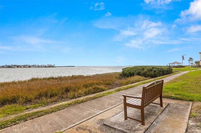 view of property's community featuring a water view