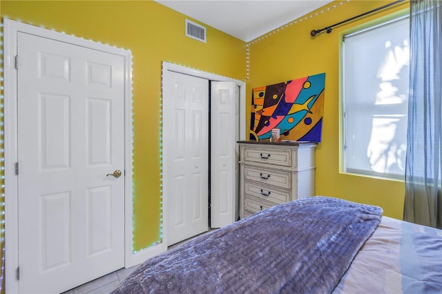 bedroom featuring a closet