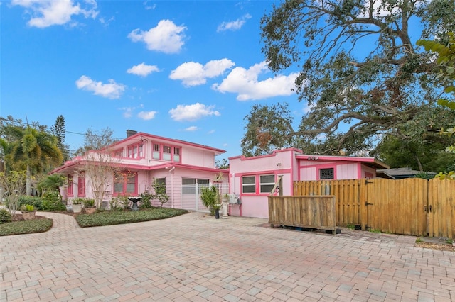 view of front of house