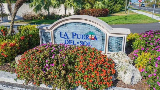 view of community / neighborhood sign