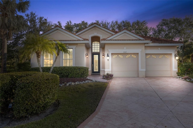 view of front facade featuring a garage