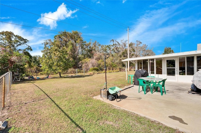 view of yard featuring a patio