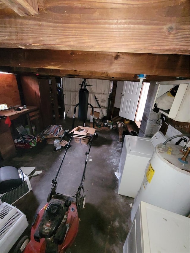 interior space featuring washing machine and clothes dryer