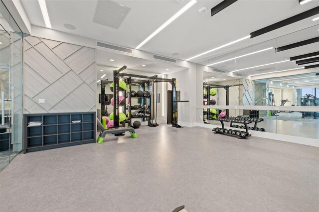 301 1st St S Unit 2006, Saint Petersburg, FL 33701 - workout area featuring visible vents