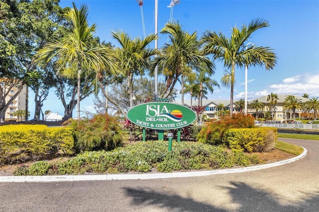 view of community / neighborhood sign