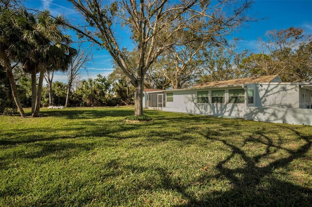 402 Pineapple St, Tarpon Springs, FL 34689 - view of yard