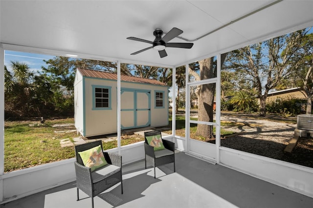 402 Pineapple St, Tarpon Springs, FL 34689 - sunroom / solarium featuring ceiling fan and plenty of natural light