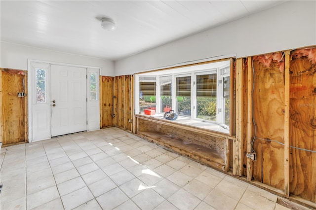 view of foyer entrance