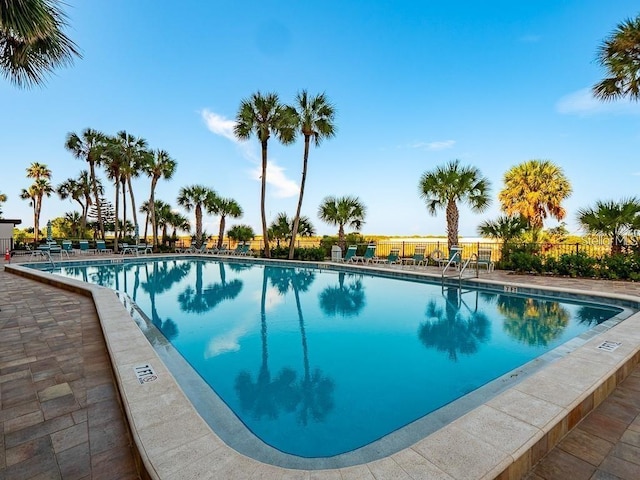 view of swimming pool