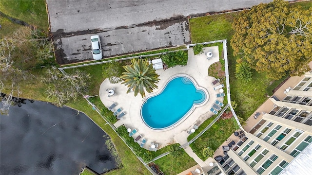 bird's eye view featuring a water view