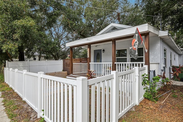 view of front facade featuring covered porch