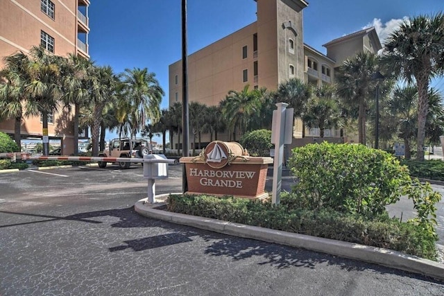 view of community / neighborhood sign