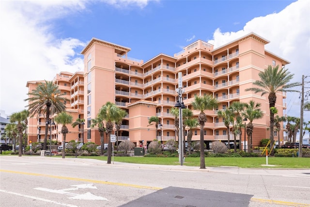 530 S Gulfview Blvd Unit 205, Clearwater, FL 33767 - view of apartment building / complex