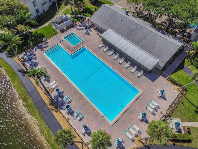 view of swimming pool