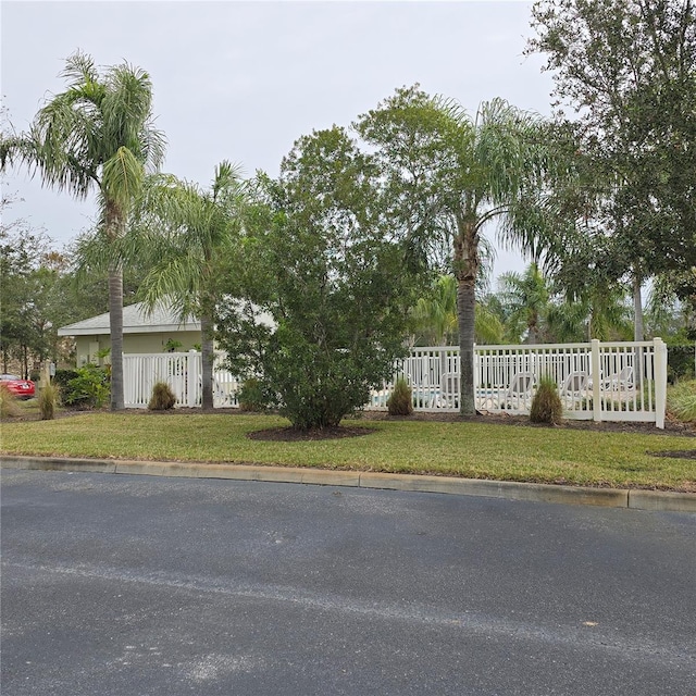 exterior space featuring a yard