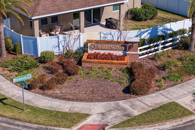 view of community / neighborhood sign