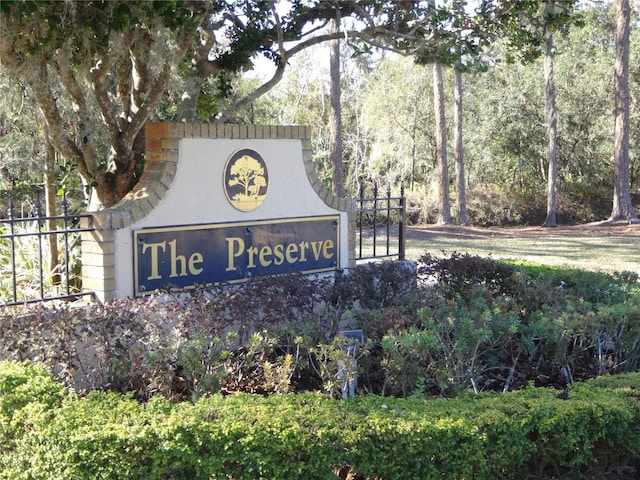 view of community / neighborhood sign