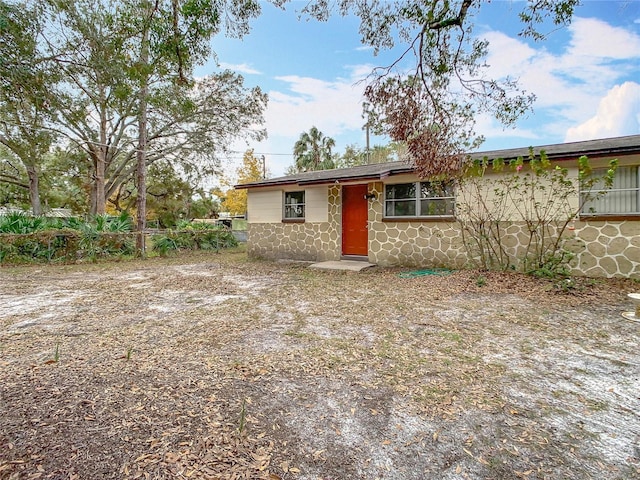 view of front of property