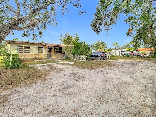 view of front of property