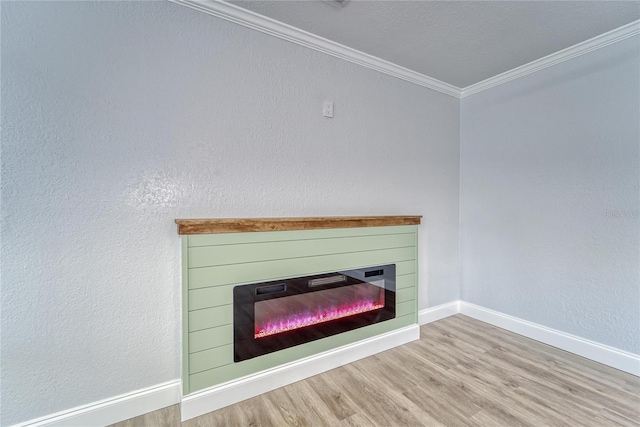 interior details with wood-type flooring and crown molding