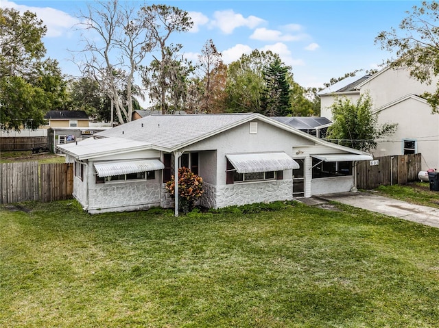 view of front of house with a front yard