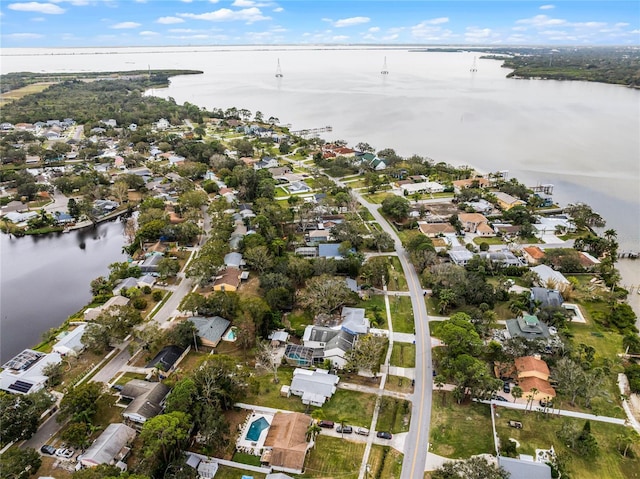 bird's eye view featuring a water view