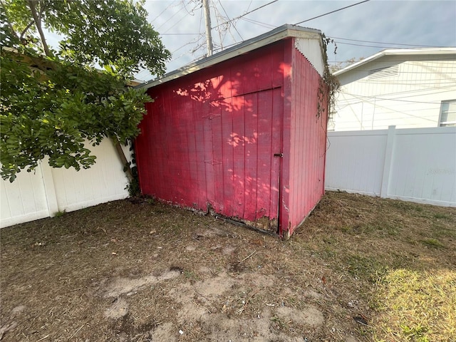 view of outbuilding