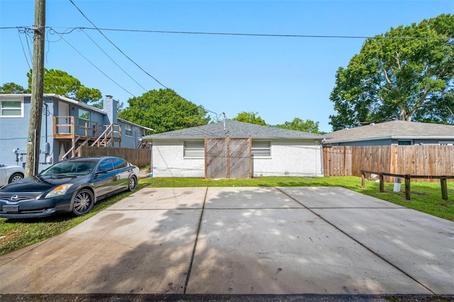 exterior space featuring a yard