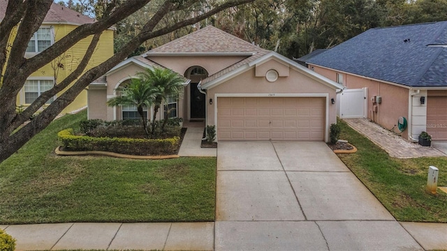 view of front of house with a front yard