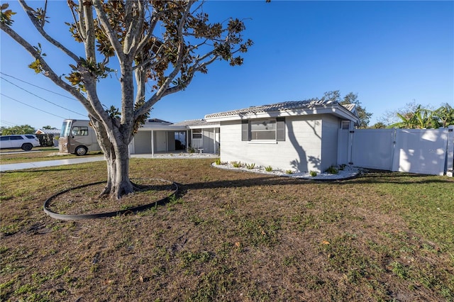 view of front of home with a front yard