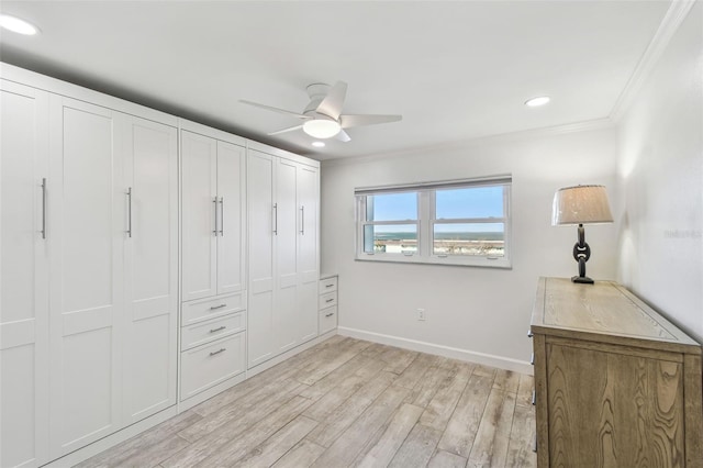 unfurnished bedroom with recessed lighting, a ceiling fan, baseboards, light wood-style floors, and ornamental molding