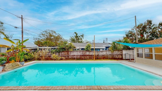 view of swimming pool