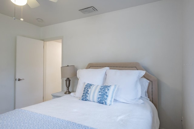 bedroom with ceiling fan