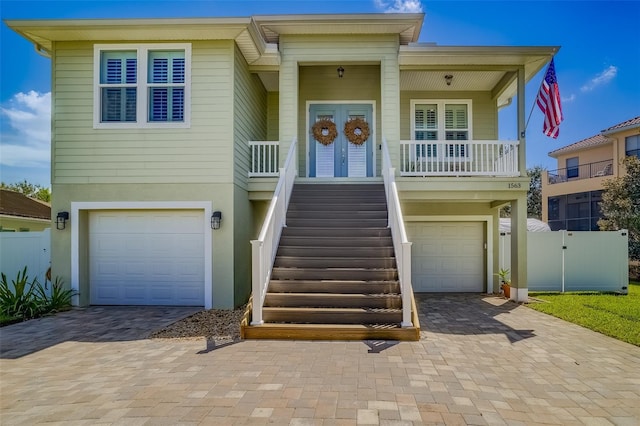 view of front facade featuring a garage