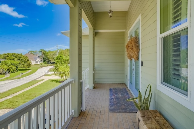 balcony featuring covered porch