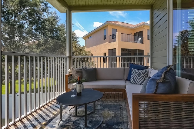 balcony featuring an outdoor hangout area