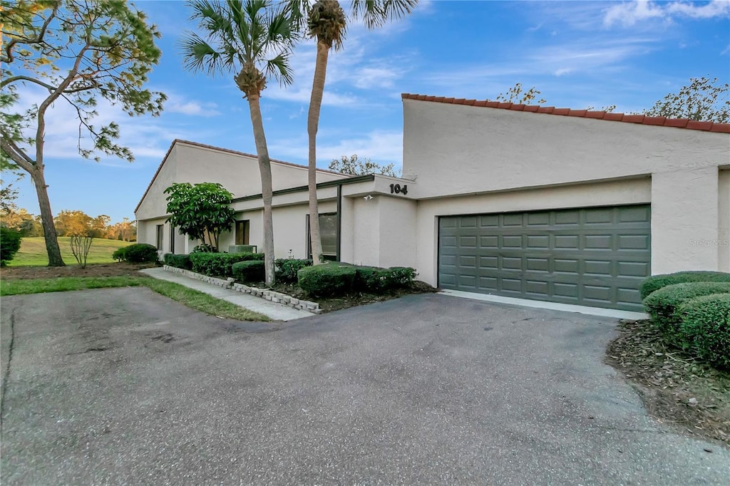 view of front facade with a garage